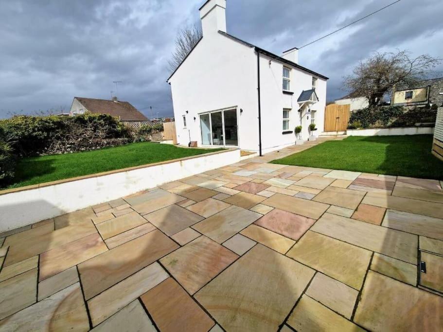 Charming Cottage Close To M4 Bridgend Bridgend  Exterior photo