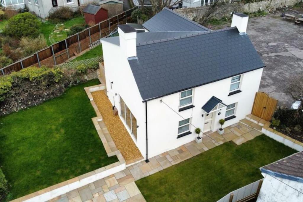 Charming Cottage Close To M4 Bridgend Bridgend  Exterior photo